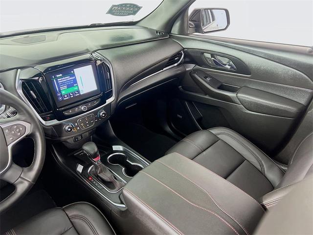 Photo of 2023 Mosaic Black Metallic Chevrolet Traverse