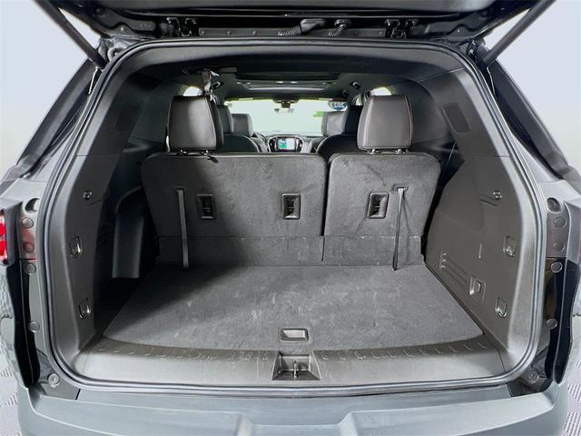 Photo of 2023 Mosaic Black Metallic Chevrolet Traverse