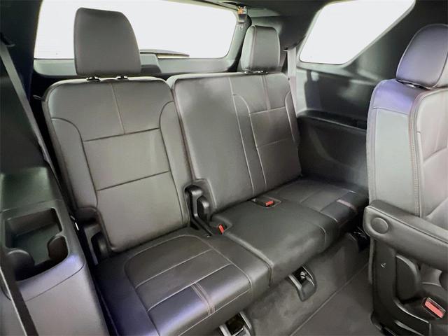 Photo of 2023 Mosaic Black Metallic Chevrolet Traverse