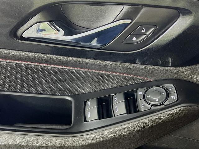 Photo of 2023 Mosaic Black Metallic Chevrolet Traverse