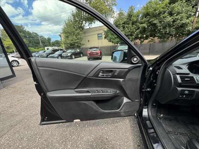 Photo of 2015 Crystal Black Pearl Honda Accord