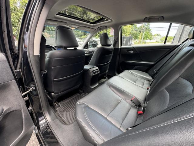 Photo of 2015 Crystal Black Pearl Honda Accord