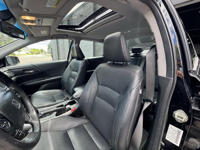 Photo of 2015 Crystal Black Pearl Honda Accord