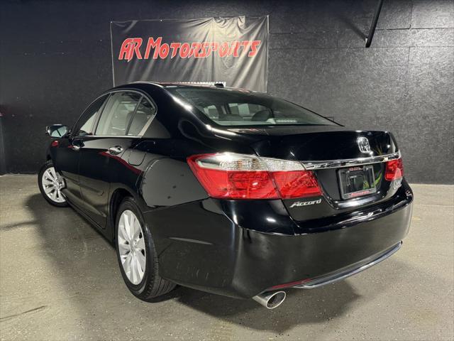 Photo of 2015 Crystal Black Pearl Honda Accord