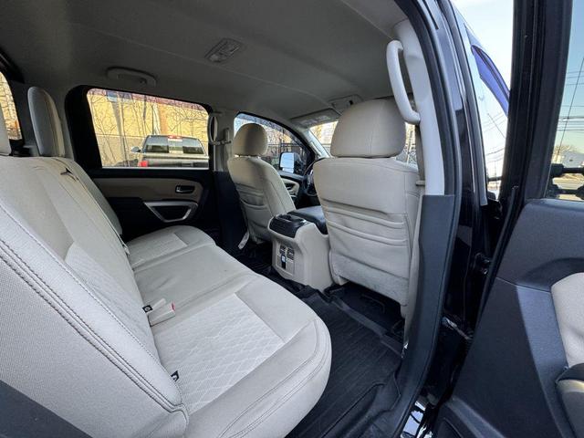 Photo of 2016 Magnetic Black Nissan Titan XD