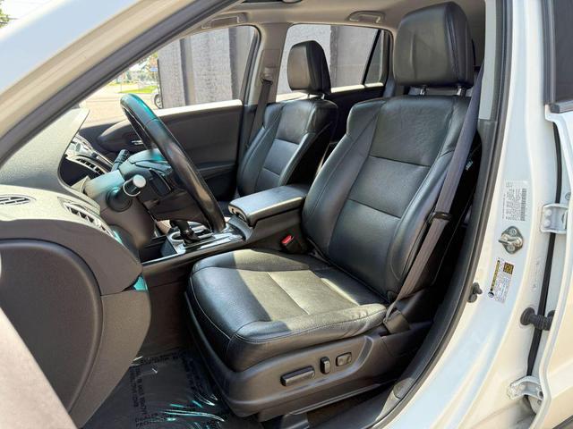 Photo of 2017 White Diamond Pearl Acura RDX