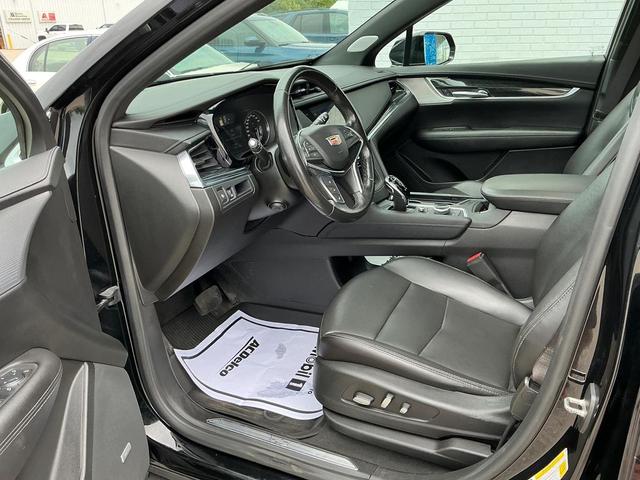 Photo of 2021 Stellar Black Metallic Cadillac XT5