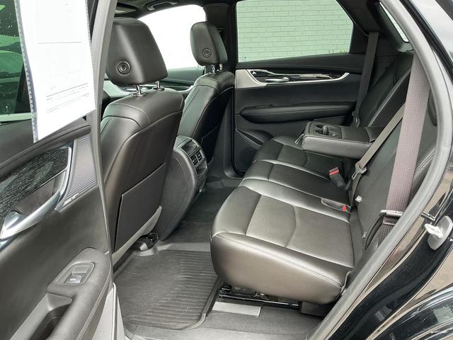 Photo of 2021 Stellar Black Metallic Cadillac XT5