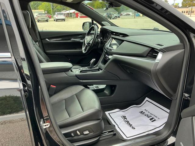 Photo of 2021 Stellar Black Metallic Cadillac XT5
