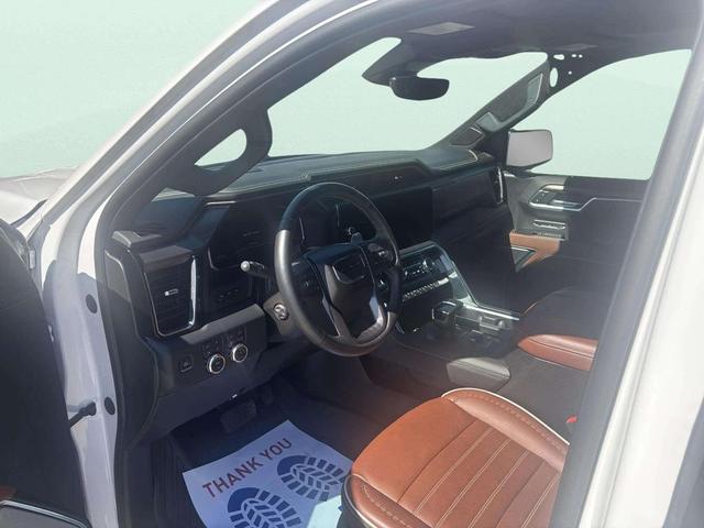 Photo of 2023 White Frost Tricoat GMC Sierra 1500