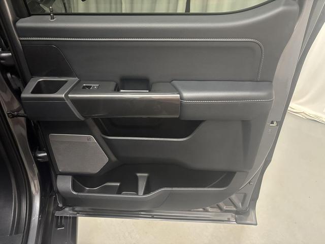 Photo of 2022 Carbonized Gray Metallic Ford F-150