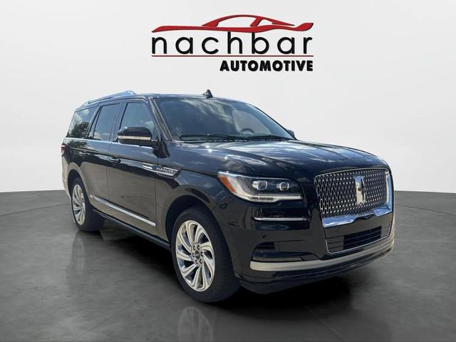 Photo of 2024 Infinite Black Metallic Clearcoat Lincoln Navigator