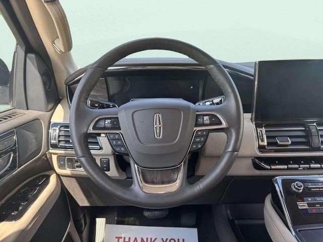 Photo of 2024 Infinite Black Metallic Clearcoat Lincoln Navigator