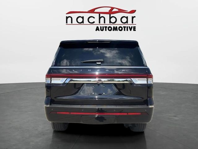 Photo of 2024 Infinite Black Metallic Clearcoat Lincoln Navigator