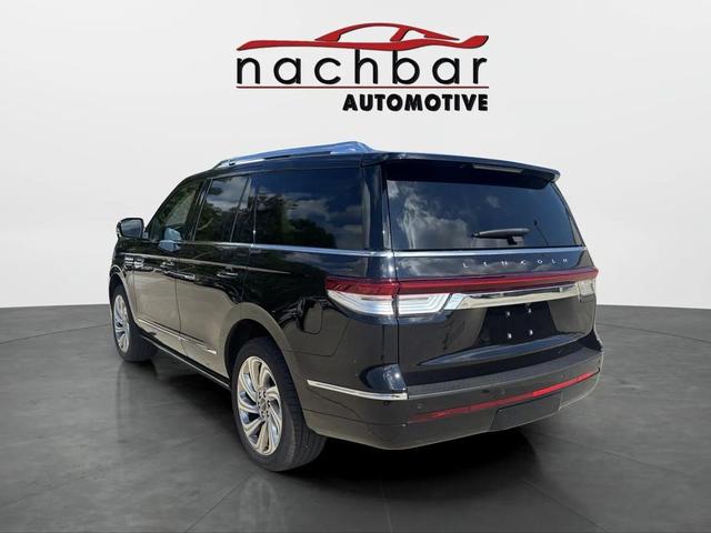 Photo of 2024 Infinite Black Metallic Clearcoat Lincoln Navigator
