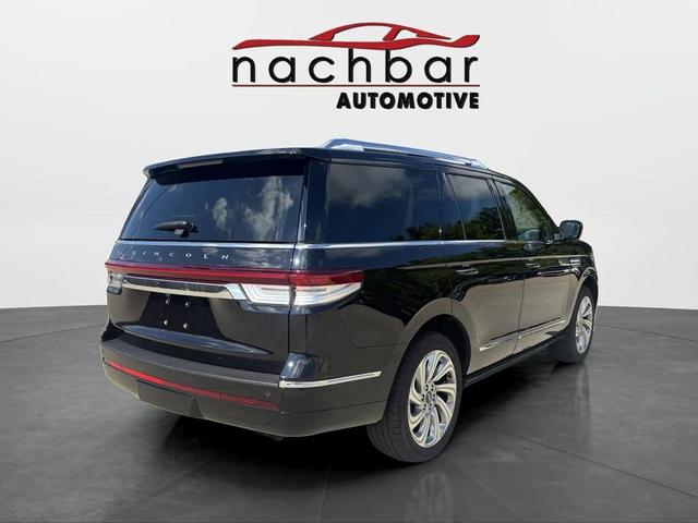 Photo of 2024 Infinite Black Metallic Clearcoat Lincoln Navigator