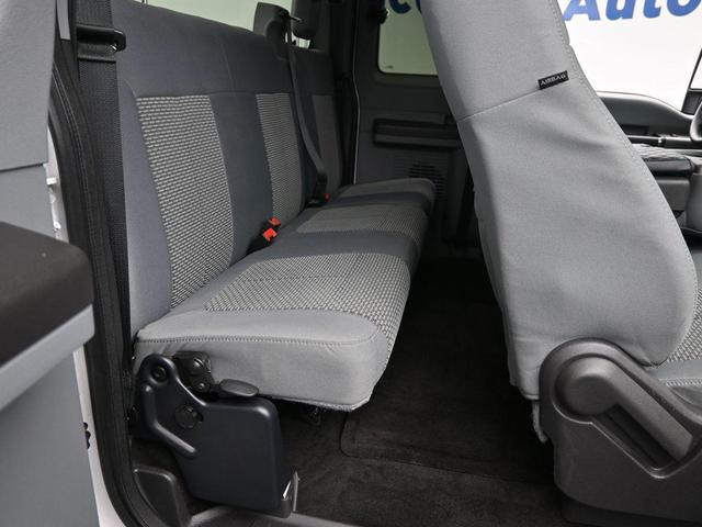 Photo of 2015 Oxford White Ford F-250