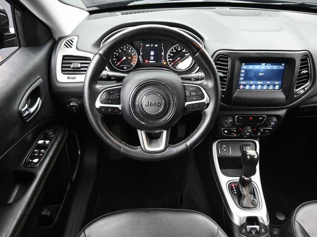 Photo of 2019 Diamond Black Crystal Pearlcoat Jeep Compass