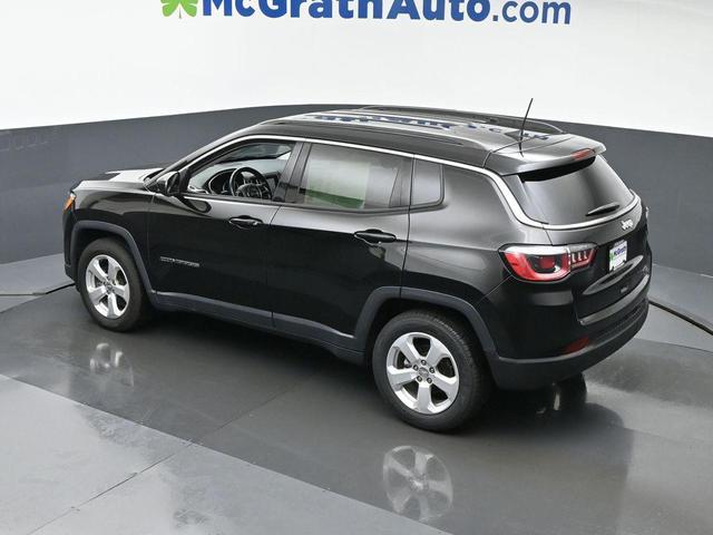 Photo of 2019 Diamond Black Crystal Pearlcoat Jeep Compass