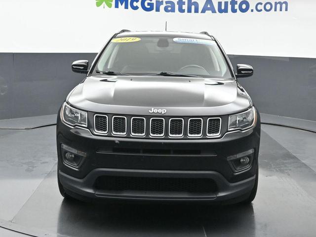 Photo of 2019 Diamond Black Crystal Pearlcoat Jeep Compass