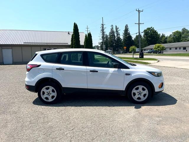 Photo of 2018 Oxford White Ford Escape