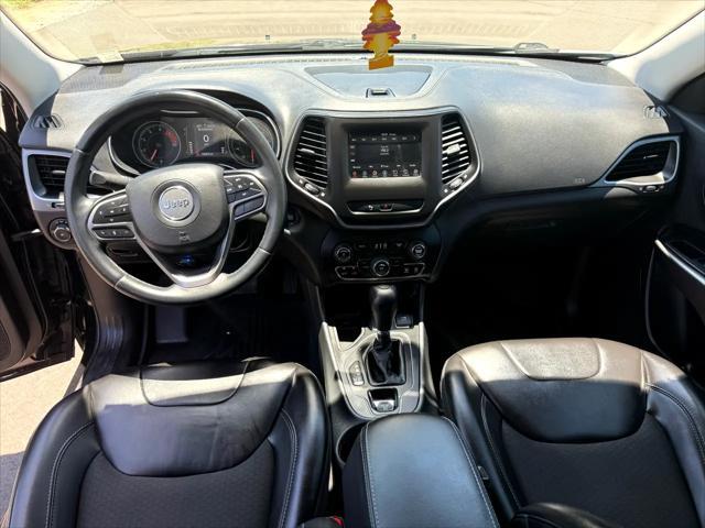 Photo of 2019 Black Jeep Cherokee