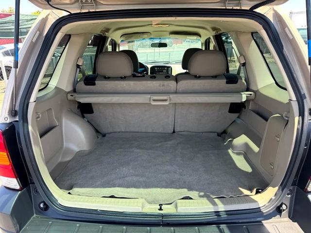 Photo of 2007 Brown Ford Escape