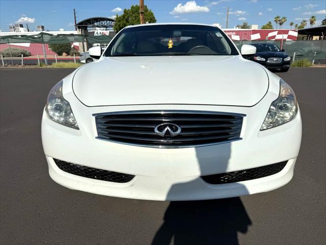 Photo of 2009 Moonlight White INFINITI G37