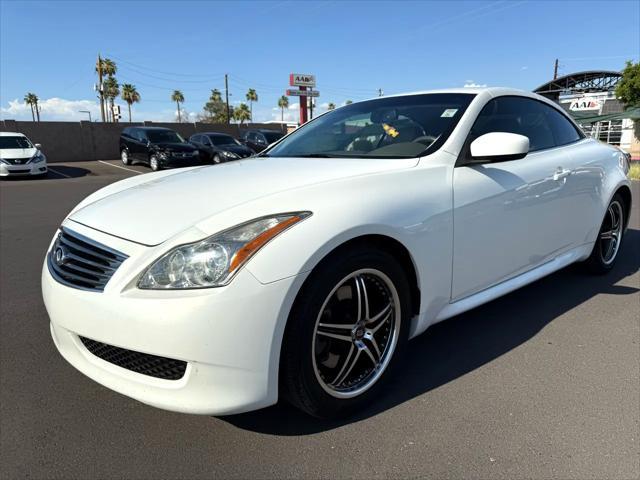 Photo of 2009 Moonlight White INFINITI G37