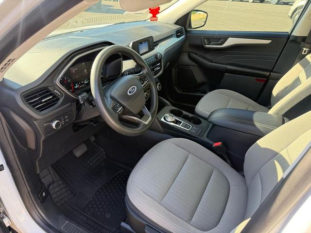 Photo of 2021 White Ford Escape
