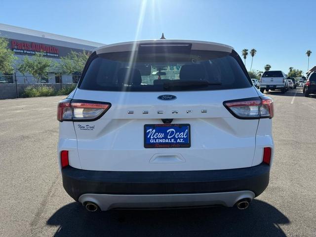 Photo of 2021 White Ford Escape
