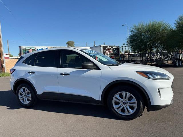 Photo of 2021 White Ford Escape