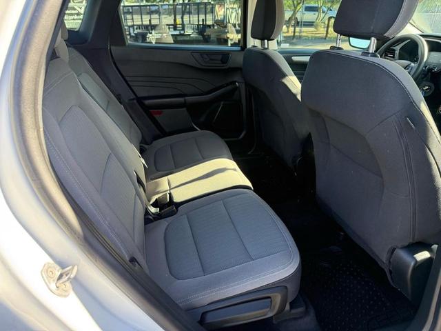 Photo of 2021 White Ford Escape