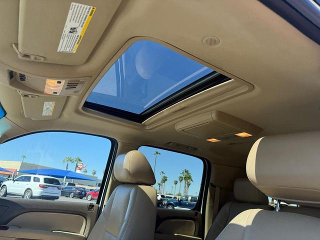Photo of 2011 White Chevrolet Suburban