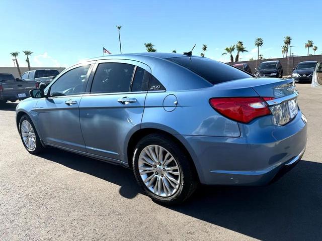 Photo of 2011 Blue Chrysler 200