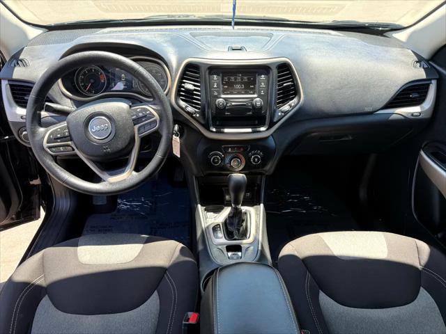 Photo of 2017 Black Jeep Cherokee