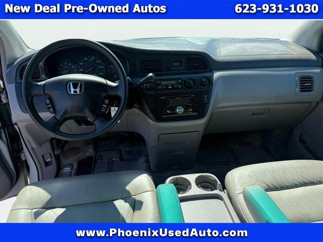 Photo of 2002 Silver Honda Odyssey