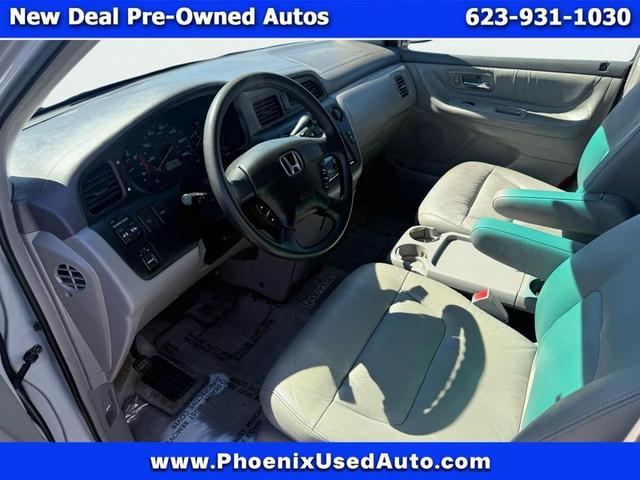 Photo of 2002 Silver Honda Odyssey