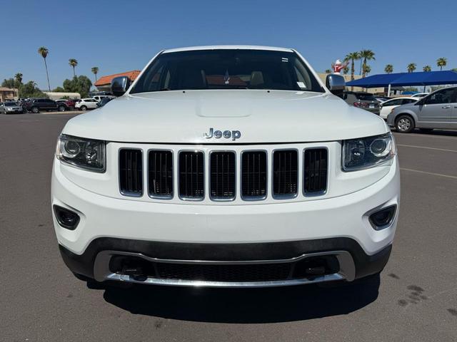 Photo of 2015 White Jeep Grand Cherokee