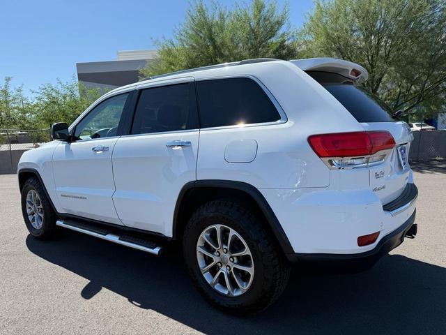 Photo of 2015 White Jeep Grand Cherokee