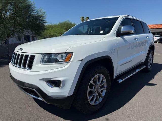 Photo of 2015 White Jeep Grand Cherokee