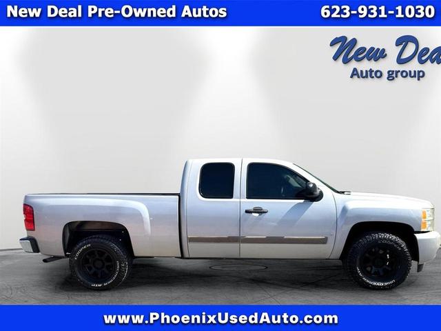 Photo of 2007 Silver Chevrolet Silverado 1500