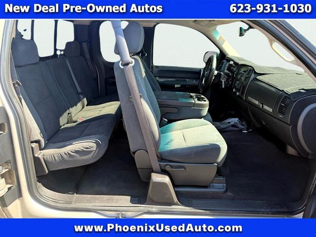 Photo of 2007 Silver Chevrolet Silverado 1500