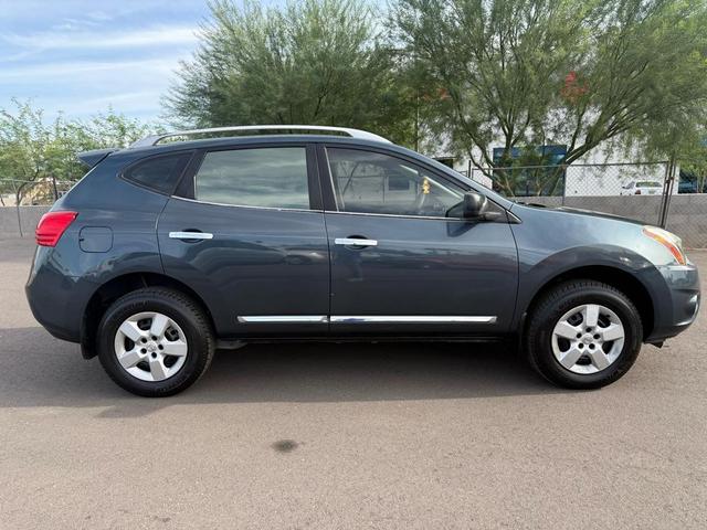 Photo of 2014 Blue Nissan Rogue Select