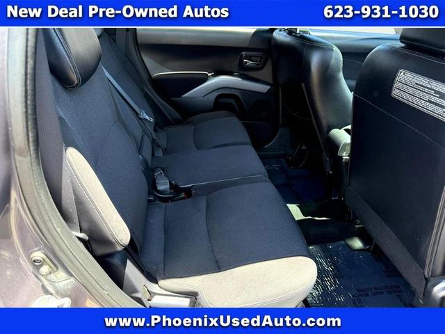 Photo of 2009 Gray Mitsubishi Outlander