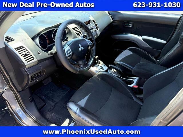 Photo of 2009 Gray Mitsubishi Outlander