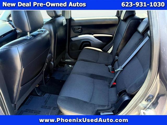 Photo of 2009 Gray Mitsubishi Outlander