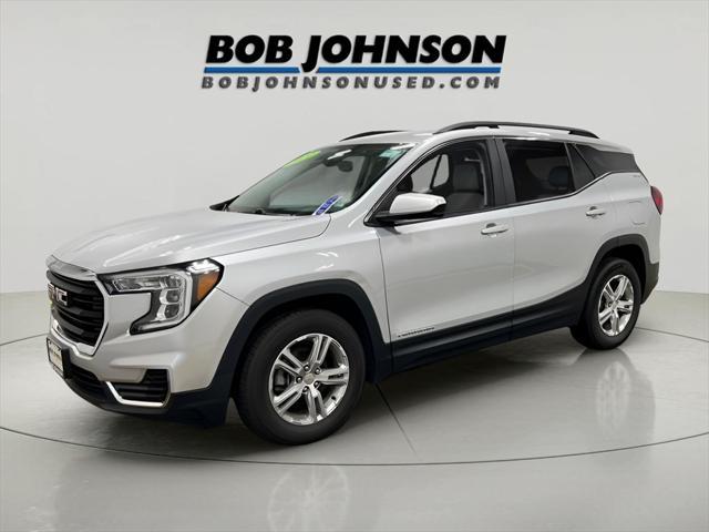 Photo of 2022 Quicksilver Metallic GMC Terrain