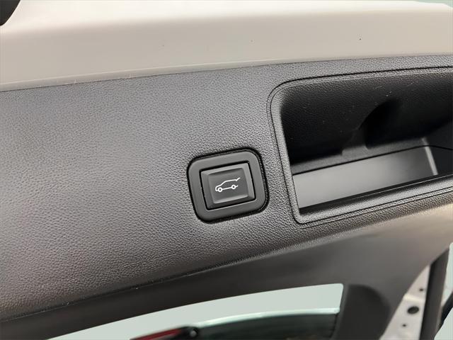 Photo of 2022 Quicksilver Metallic GMC Terrain