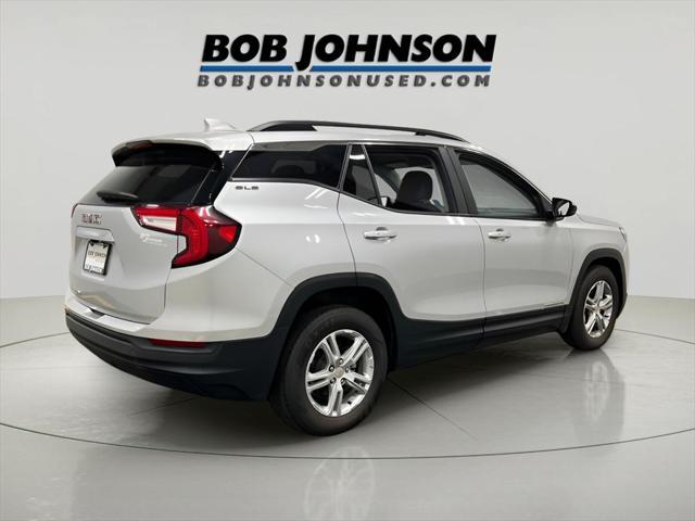 Photo of 2022 Quicksilver Metallic GMC Terrain
